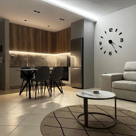 Prive Luxury -city Center & Seaside In 1 *