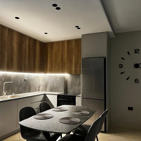 Prive Luxury -city Center & Seaside In 1 Vlore