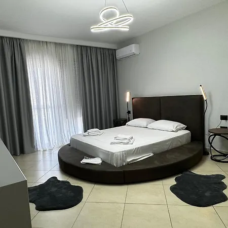 Prive Luxury -city Center & Seaside In 1 Vlore