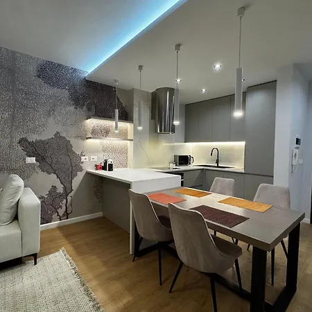 Prive Luxury -city Center & Seaside In 1 *